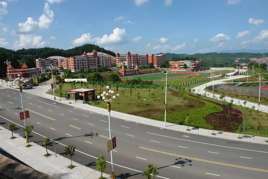 在泉州读大学,要不要去泉州念大专