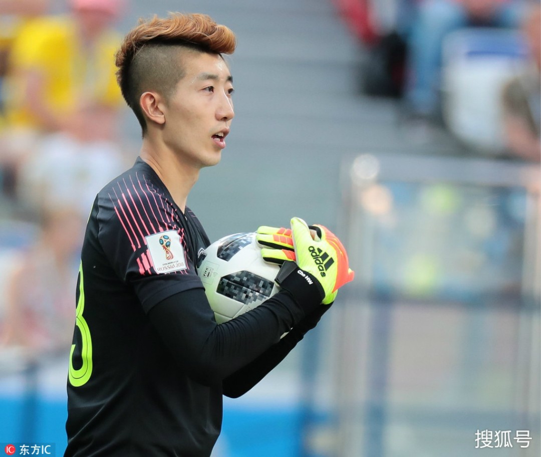 韩国足球门将化妆视频,韩国守门员不脱妆眼线
