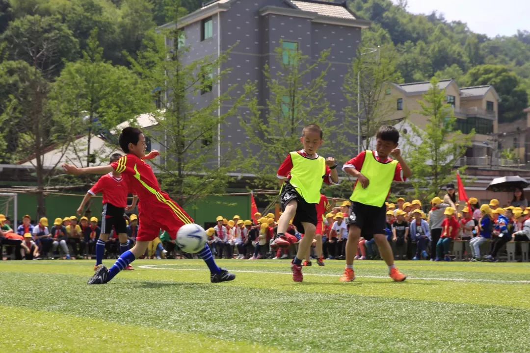 浣撹偛姣旇禌涓殑涓鍙嬭皧,浣撹偛浜ゆ祦澧炶繘涓ゅ哺閫夋墜鎯呰皧