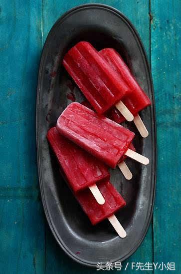 夏季西瓜的正确吃法,西瓜的吃法大全简单又好吃