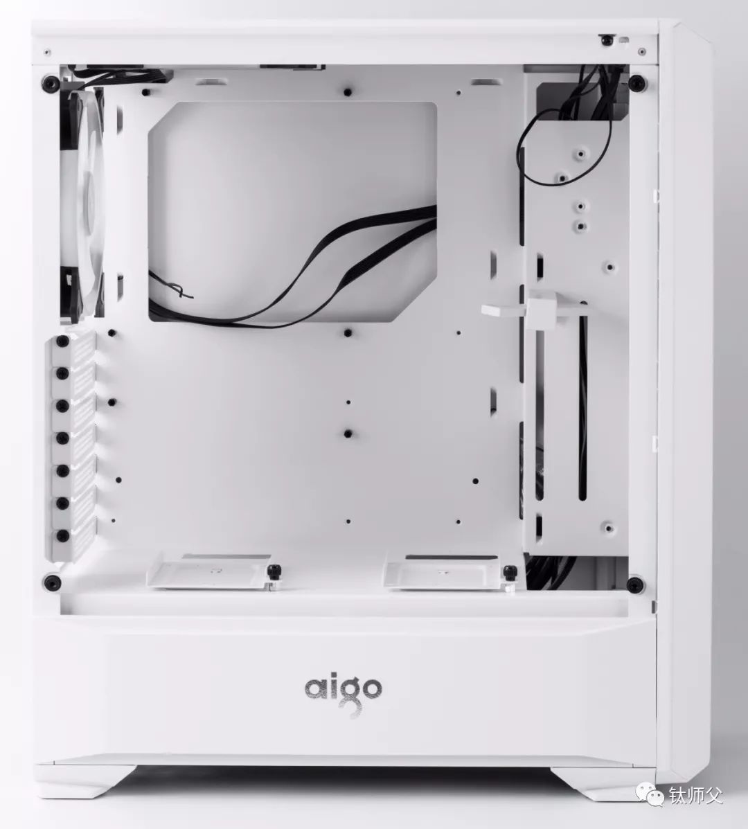 爱国者月光宝盒t20装机图解,爱国者月光宝盒t20机箱背板怎么卸