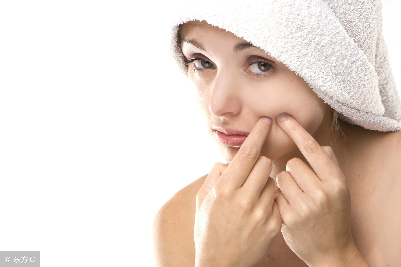 满脸痘痘和痘印不去医院怎么去除,满脸痘印怎么治学生