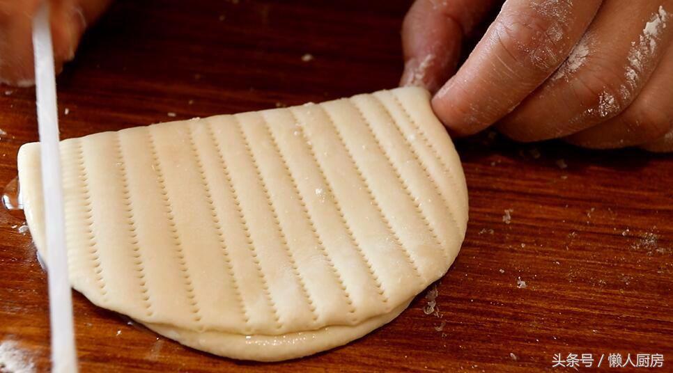 家庭版荷叶饼肉夹馍怎么做,早餐荷叶饼肉夹馍家常做法