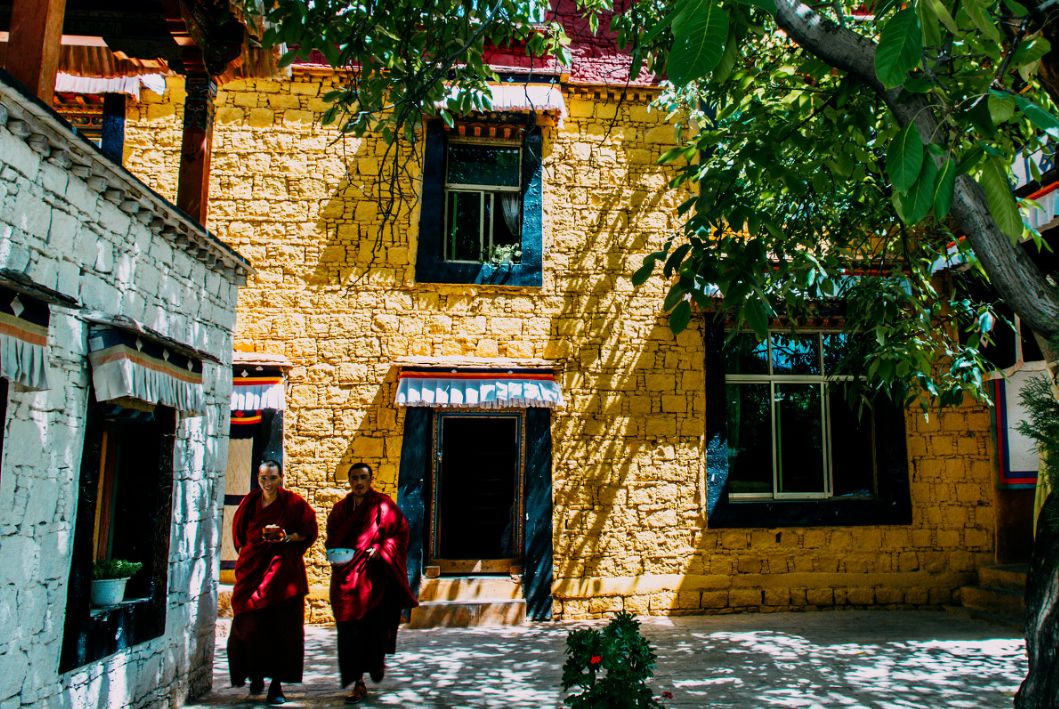 2018下半年如果你来，我会为你献上哈达，说上一句：扎西德勒