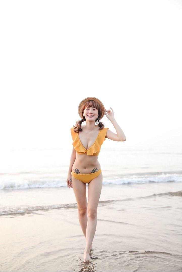 小胸妹子如何选泳装,小胸女生怎么选吊带