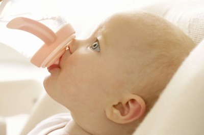 孩子发热的过程中我们应该怎么办,孩子发热了用什么办法让他舒服些