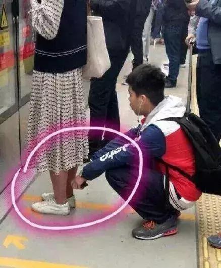 注意!这群人靠*拍偷**女生裙底月入过万!