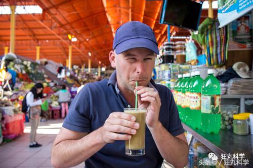 不可思议的重口味饮品：青蛙榨汁、蟑螂制奶？
