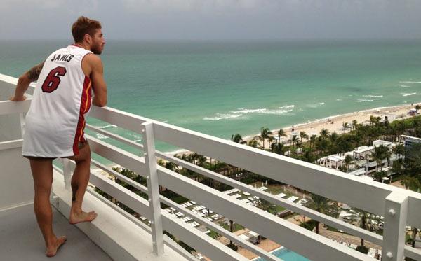 艾弗森6号球衣致敬詹姆斯,艾弗森迈阿密球衣