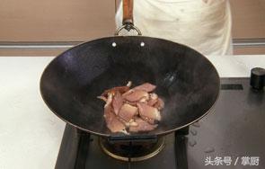 炒腊肉是先炒蒜苔还是先炒腊肉,腊肉的家常做法怎么炒好吃教程
