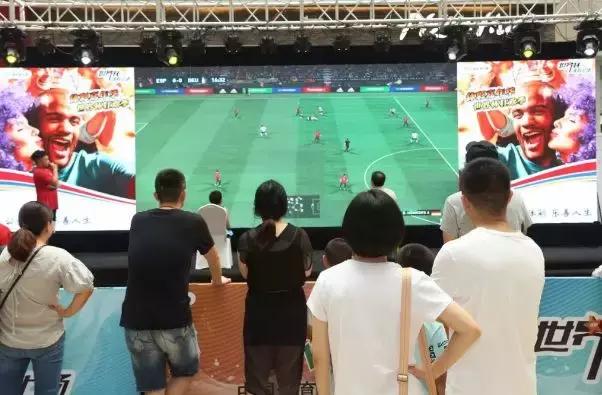 享受足球带来的快乐,享受足球乐趣挥洒激情活力