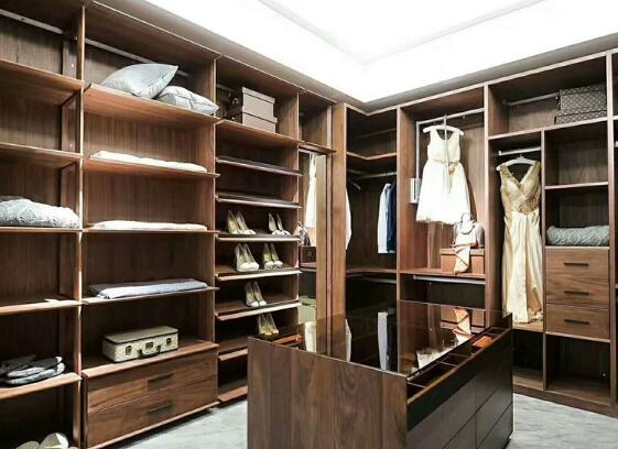 华师傅家具广州专卖店,广东华师傅家具口碑如何