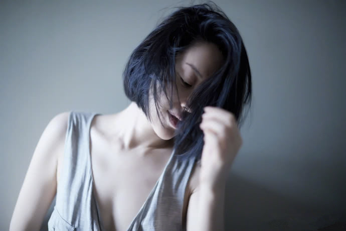 许晴深v礼服照,许晴抹胸深v礼服