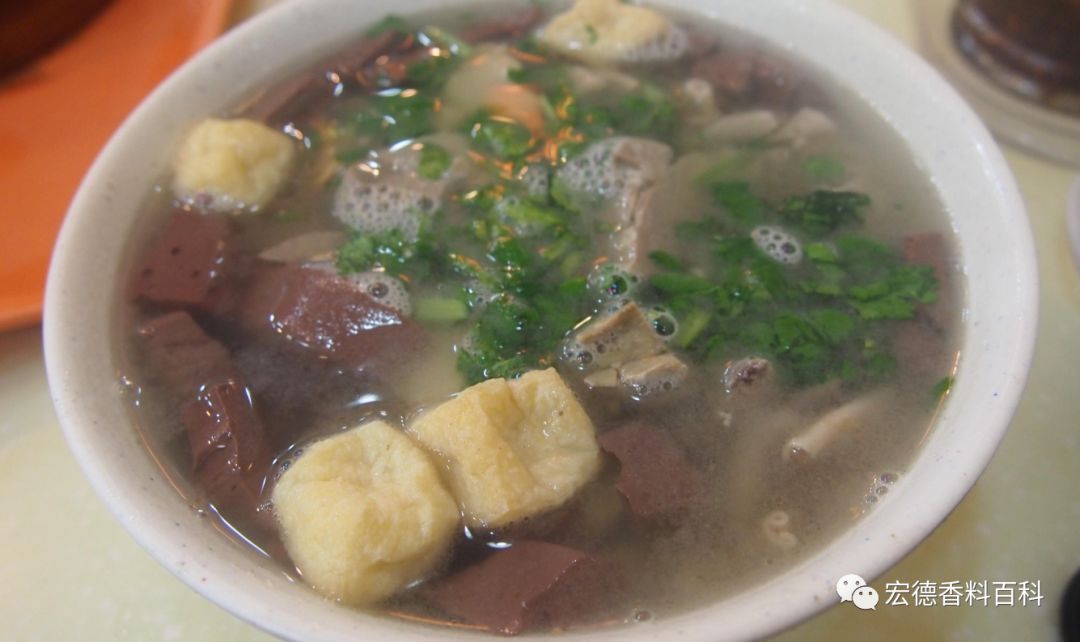 火焰炖大鹅、香辣片片鱼、沙锅串串香、鸭血粉丝汤你更喜欢哪个？