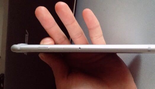 1700鍏冨乏鍙崇殑iphone,1700宸﹀彸鐨刬phone