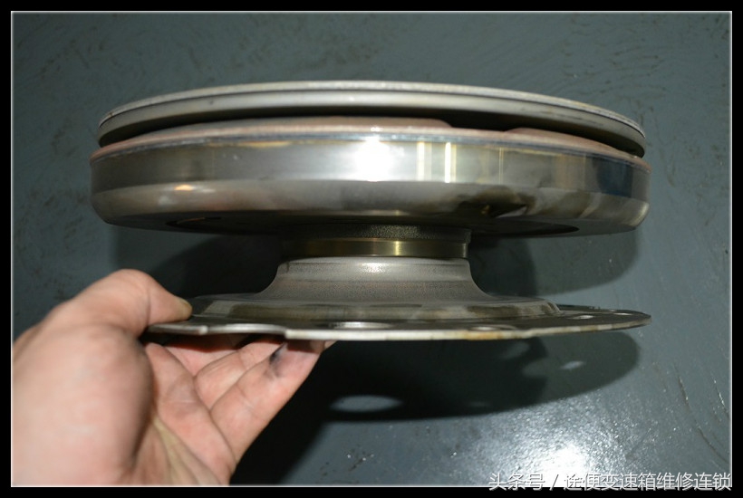 奥迪7速双离合变速箱维修技师独家揭秘，维修加价的奥秘