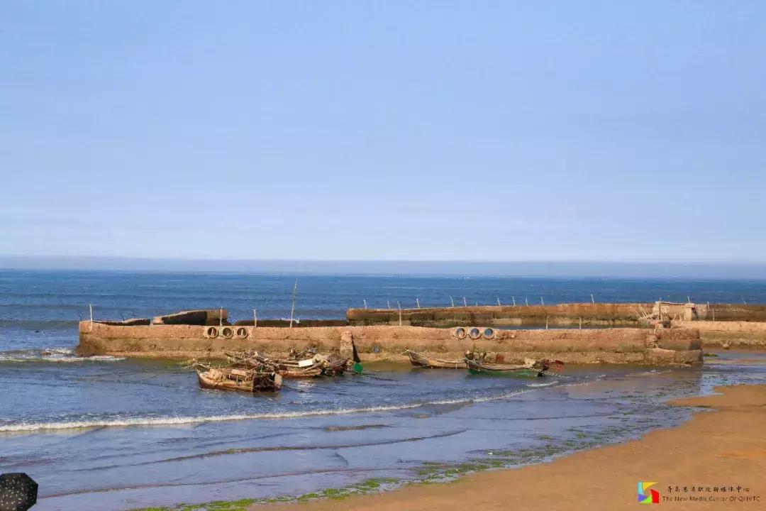 中国海洋大学鱼山校区步行到海边,青岛工程职业学院离海边有多远