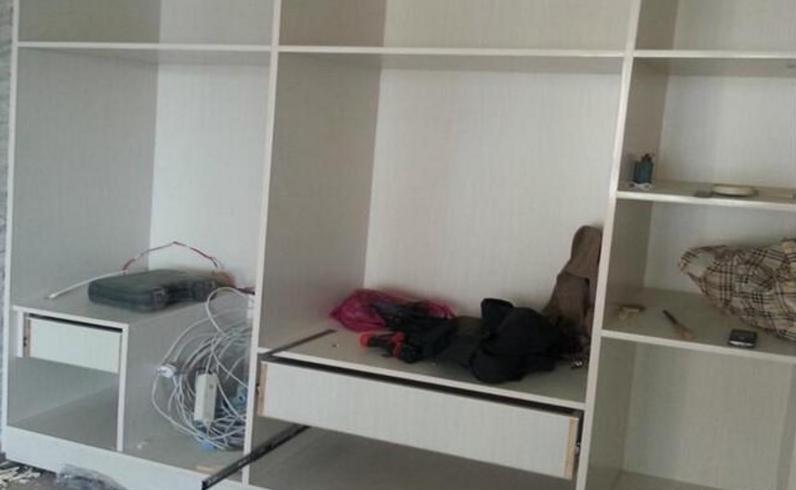 背景墙太简单了怎么补救,电视背景墙上方吊顶太窄怎么办