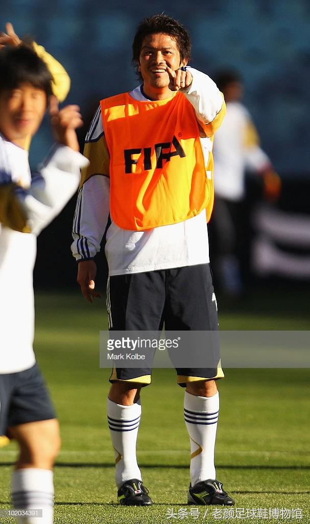 世界杯战靴盘点,南非世界杯复刻版足球鞋