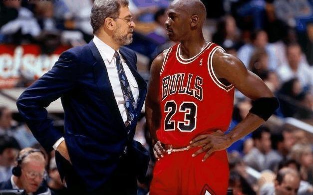 三角进攻的由来,三角进攻由谁提出