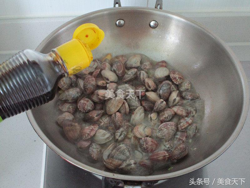 花蛤挑开口的还是不开口的,花蛤放盐还是放油吐沙子