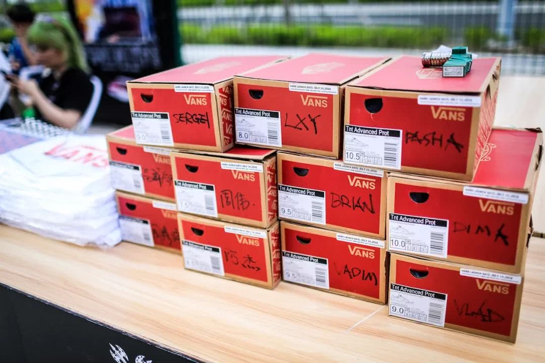 潮闻快食知名鞋店Solebox要求买家上脚离店!