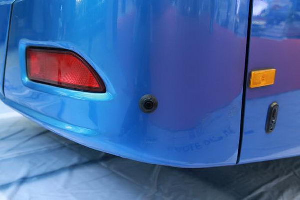 宇通客车和高级客车对比,宇通轻客9座客车实测