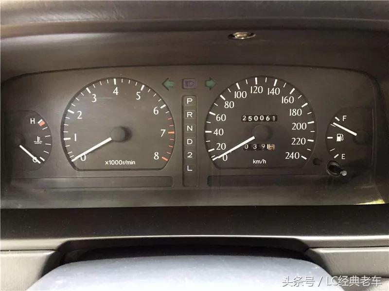 丰田皇冠j55,15款丰田皇冠优缺点