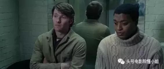 题材尺度超大胆的剧来了！他变装比许晴还性感女人看完说白活了