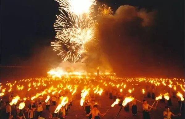 云南的火把节真热闹,云南最热闹的火把节