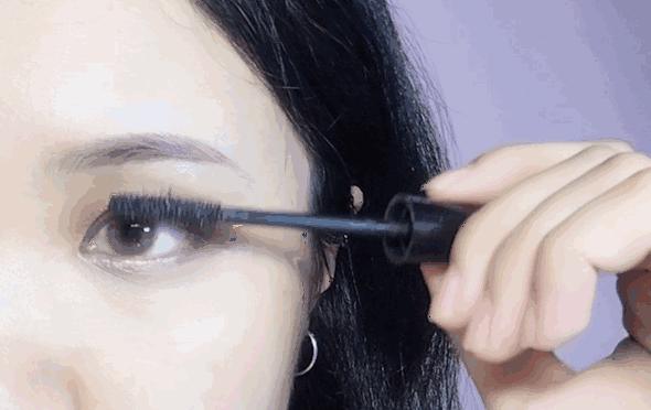 化妆品的小妙招你会了吗,教你一招化妆品永远用不完的方法