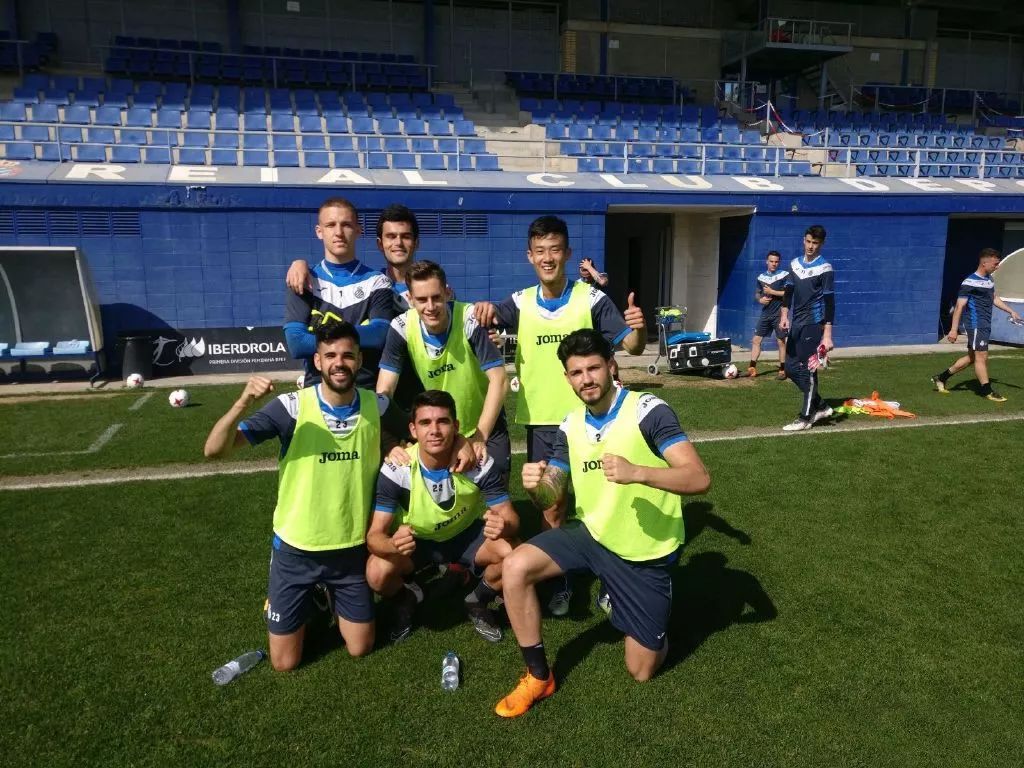 OK！签约西甲球队！西咸新区秦汉新城足球小将！真棒！