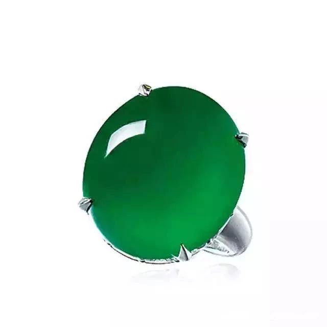 老古翡翠手镯拍卖会,拍卖会上的顶级翡翠手镯