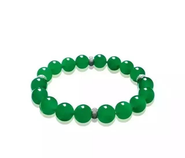 老古翡翠手镯拍卖会,拍卖会上的顶级翡翠手镯