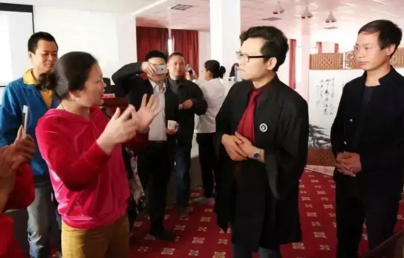 惊动BBC的中国手语律师：一个聋人在视频里打手语“对不起，我要自杀了”