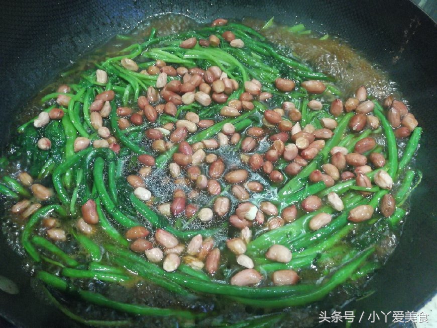 东北烀豇豆肉皮咸菜做法,东北烀地瓜梗咸菜教程