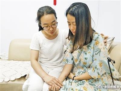 护士拿小孩插管痛苦撕心裂肺,护士看着病人疼痛难忍