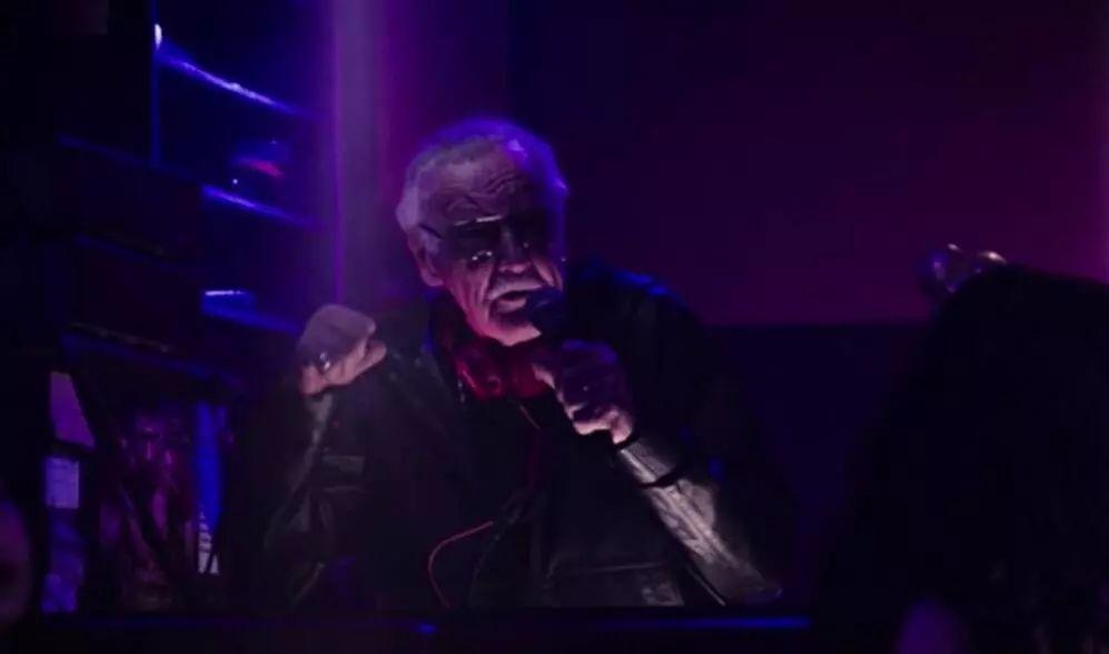 绿灯侠导演看到死侍2的彩蛋,死侍2最催人泪下的彩蛋