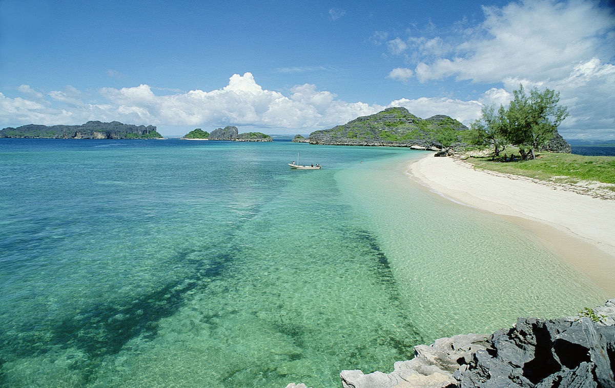 非洲最大岛屿马达加斯加岛，比欧洲最大岛屿大不列颠岛大三倍
