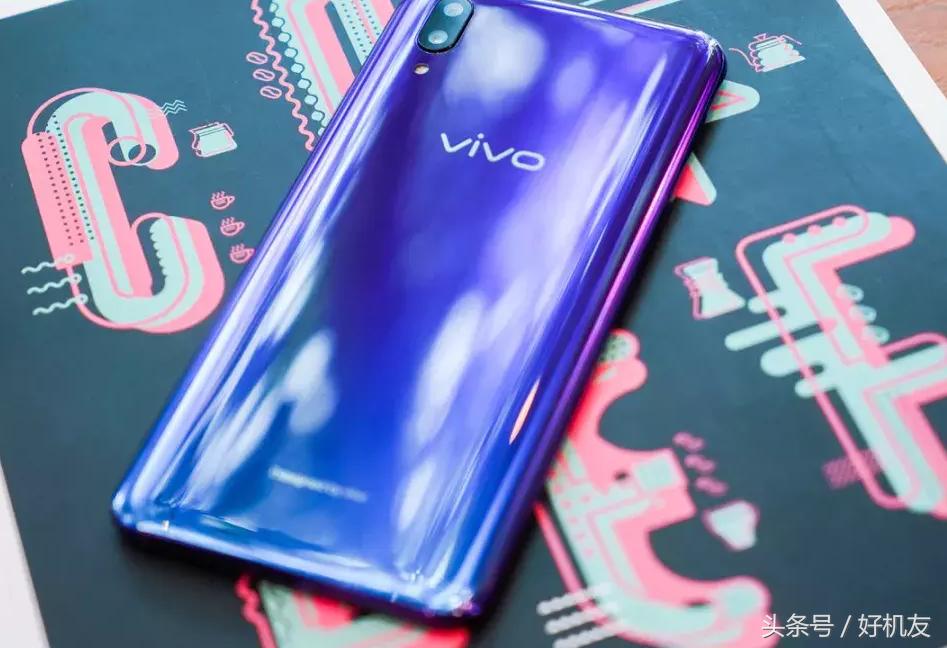 手机颜色比较特别的有哪些,手机的所有颜色怎么变