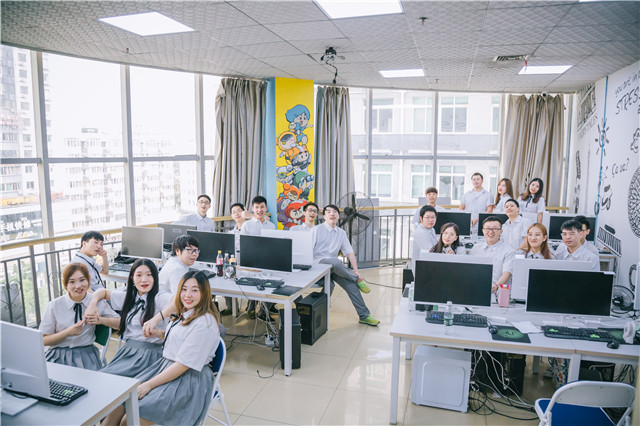 武汉汇众广埠屯校区：最美毕业季，情谊不散场