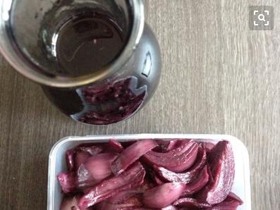 用洋葱治膝关节疼的方法,关节炎膝盖疼痛最佳治疗方法泡脚