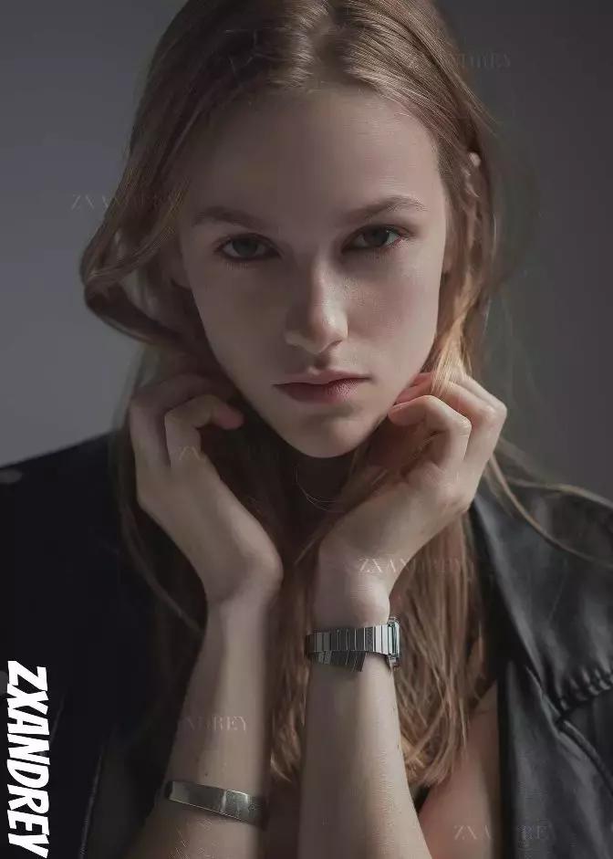 抖音30万赞，勾搭俄罗斯小姐姐拍照套路get