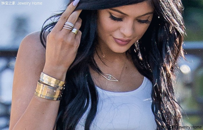 年轻亿万富翁金小妹,22岁金小妹全球最年轻的照片