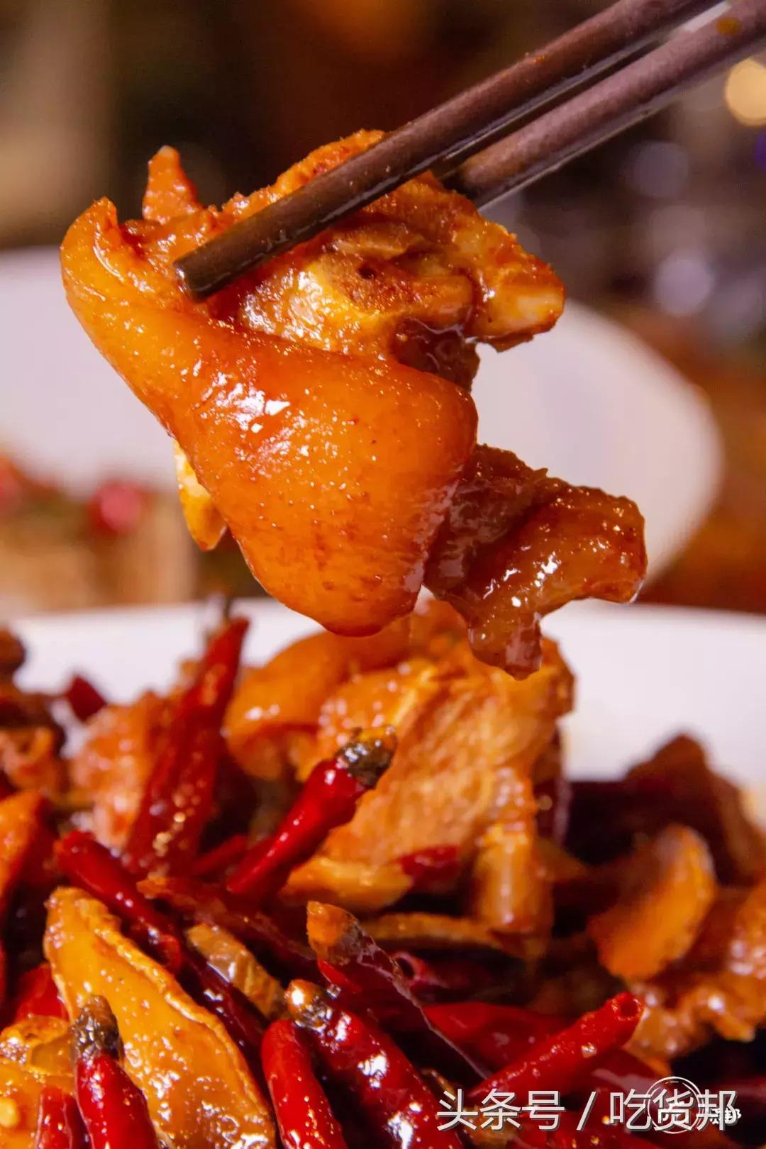 送花甲/小龙虾!还有岳阳姜辣菜助阵,这家小龙虾音乐剧演的不错