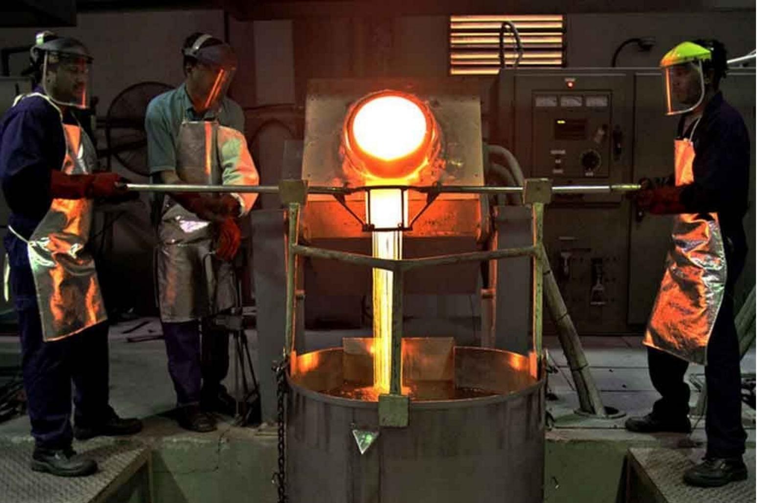 迪拜黄金不值钱吗？制作的地方简陋至极，你都不敢相信