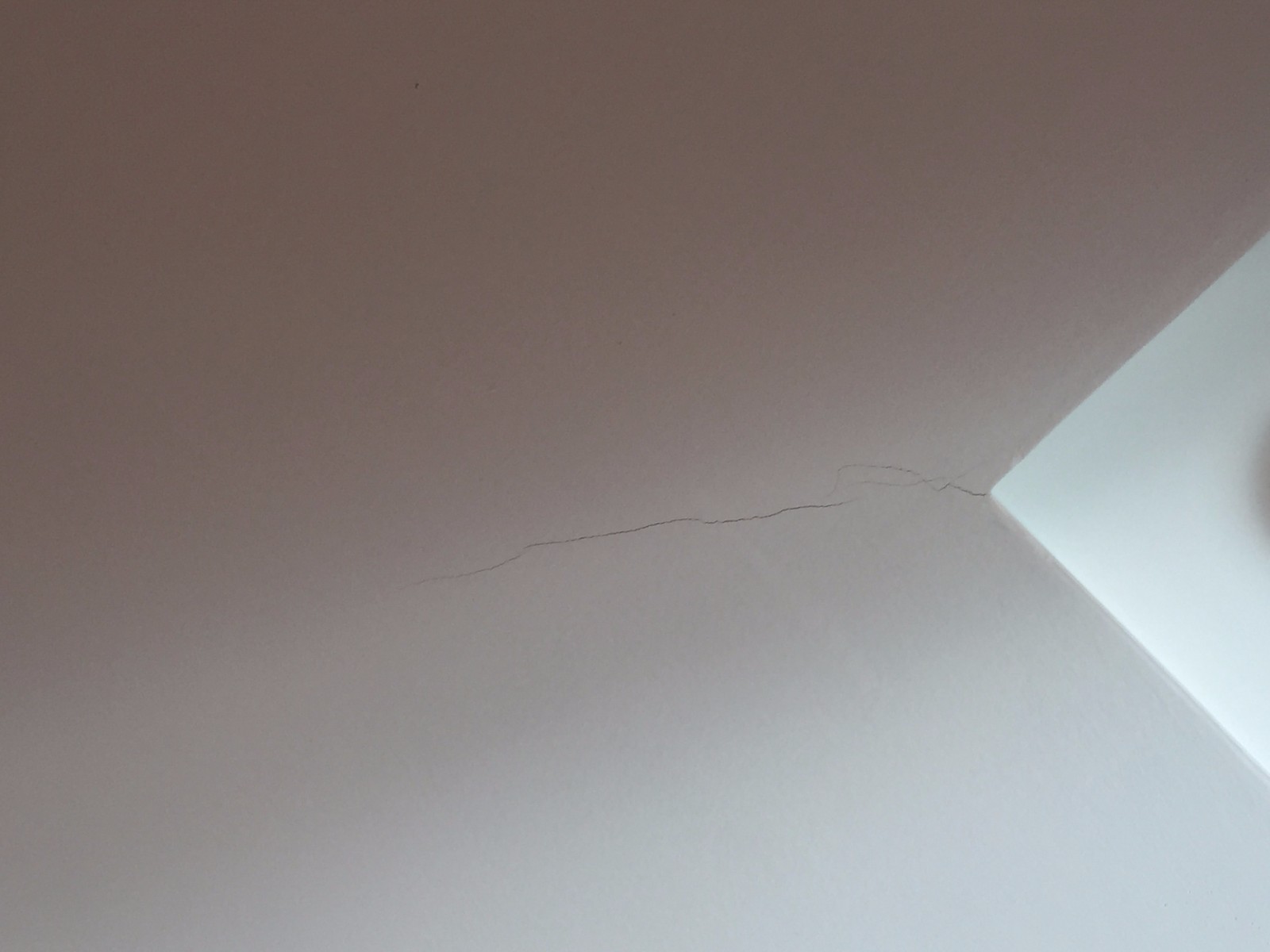 石膏线裂缝最佳修补方法,石膏线裂缝补救方法