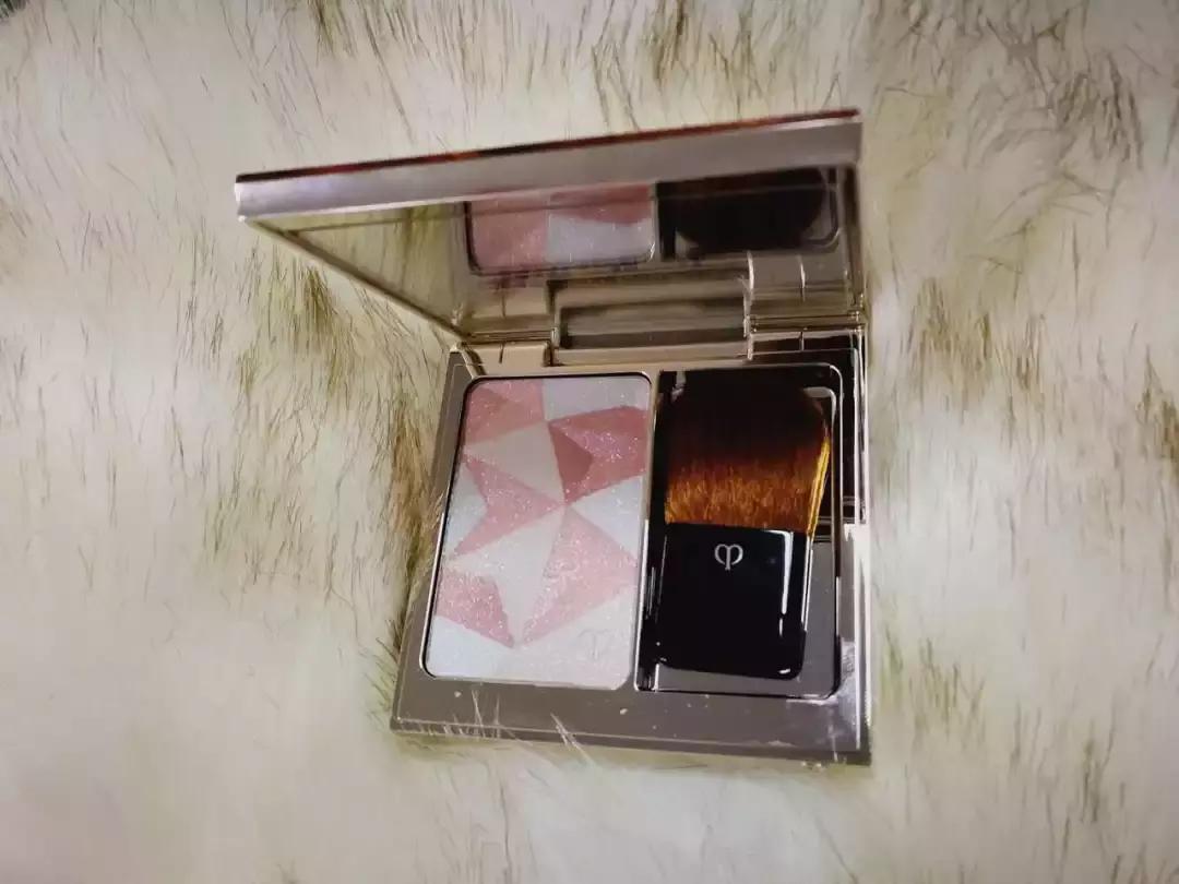 林允化妆品上万,林允戚薇网购