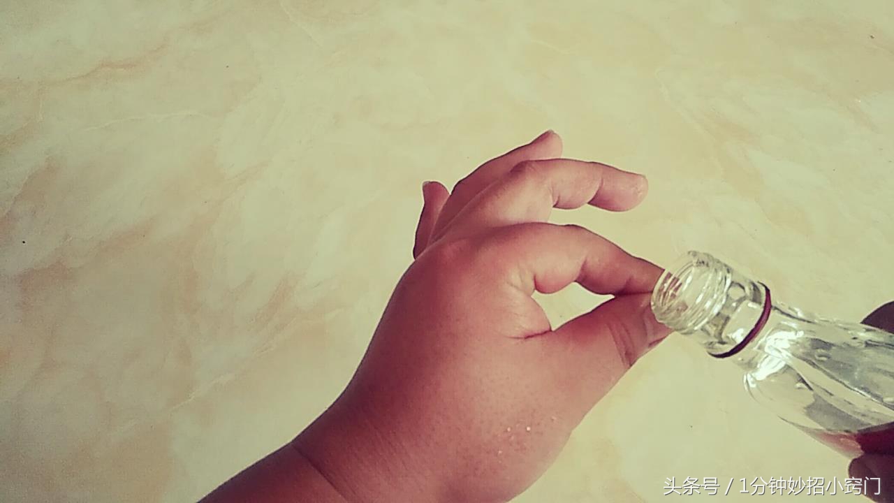 让502胶水粘住用什么办法,502胶水沾到固体上怎么去除小妙招