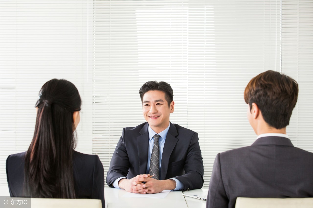 面试官：30秒思考“犬”加一笔后是什么字？女孩：1秒就够了！